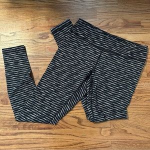 Black and White Striped Breathable Zella Athletic Leggings Size M
